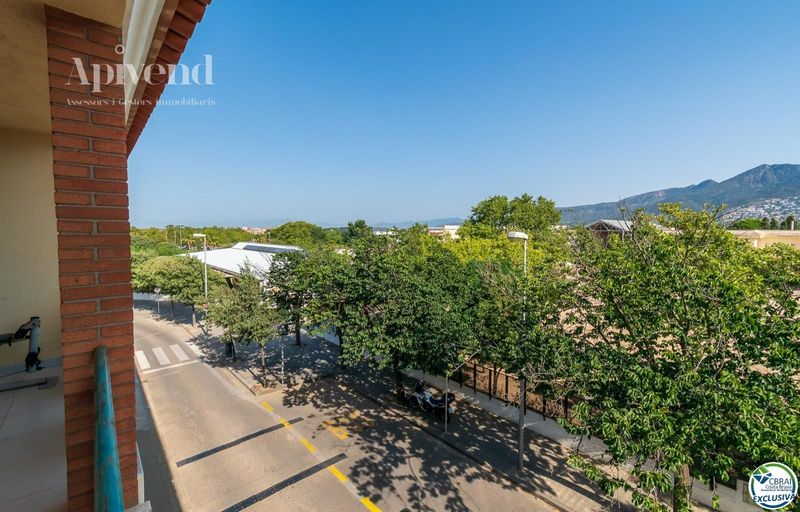 Townhouse for sale Roses, Girona. Ref: 1102. Apivend 2000