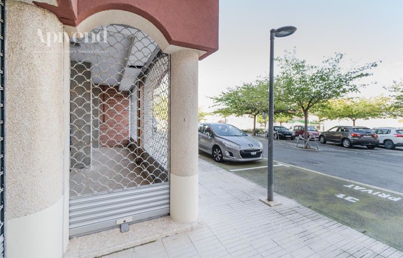 Local Comercial en venta Roses, Girona. Ref: 1121. Apivend 2000