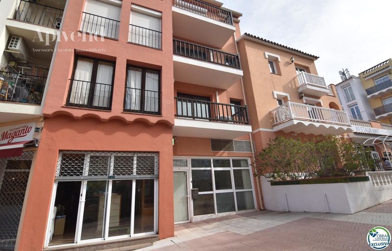 Local Comercial en venta Empuriabrava, Girona. Ref: 1171. Apivend 2000