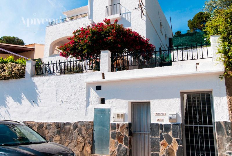 Piso en venta Roses, Girona. Ref: 1235. Apivend 2000