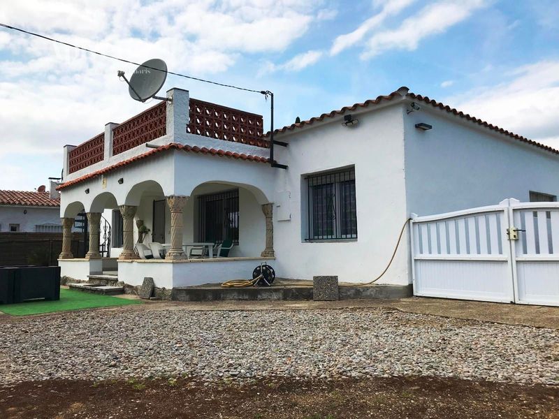 Chalet Independiente en venta Roses, Girona. Ref: 1251. Apivend 2000