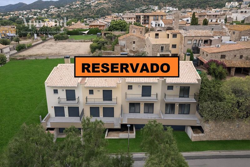 Maison de ville en vente Palau-Saverdera, Girona. Ref: 1256. Apivend 2000