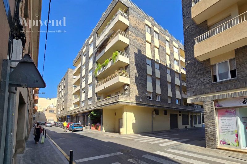 Garaje en venta Figueres, Girona. Ref: 1329. Apivend 2000