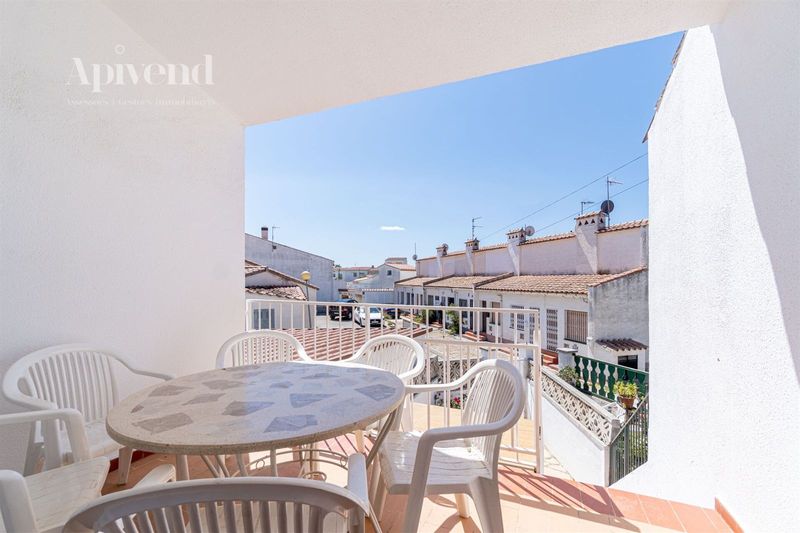 Townhouse for sale Empuriabrava, Girona. Ref: 1380. Apivend 2000