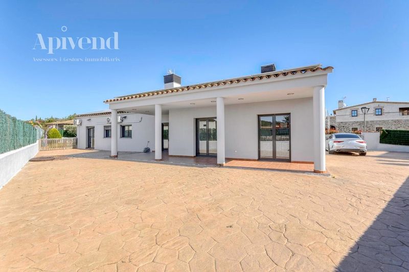 House for sale Cistella, Girona. Ref: 1381. Apivend 2000