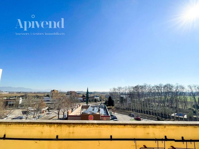 Ático en venta Figueres, Girona. Ref: 1396. Apivend 2000