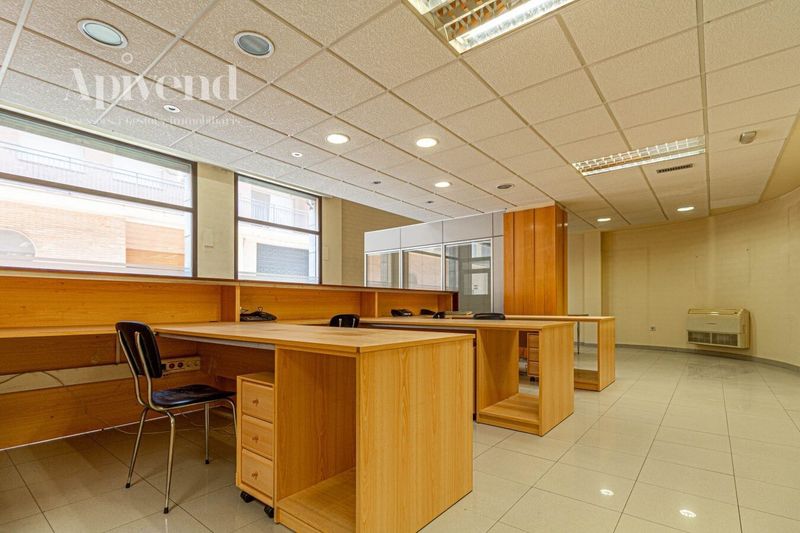 Local Comercial en venta Figueres, Girona. Ref: 1404. Apivend 2000