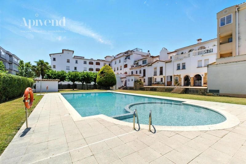 Piso en venta Empuriabrava, Girona. Ref: 1458. Apivend 2000