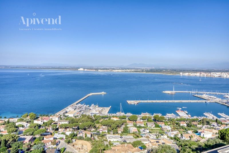 Piso en venta Roses, Girona. Ref: 1496. Apivend 2000