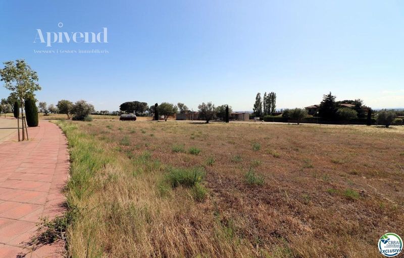 Parcela en venta Peralada, Girona. Ref: 1528. Apivend 2000