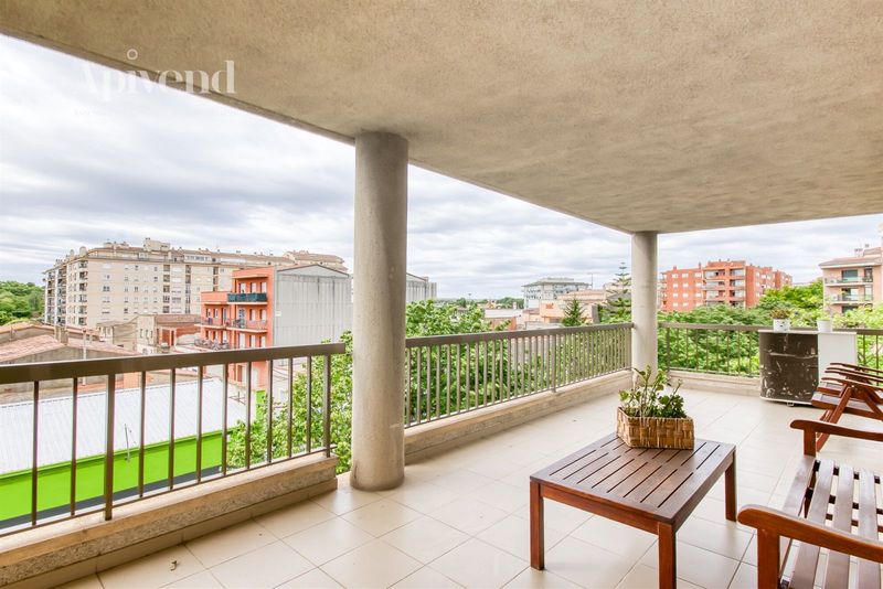 Piso en venta Figueres, Girona. Ref: 1576. Apivend 2000
