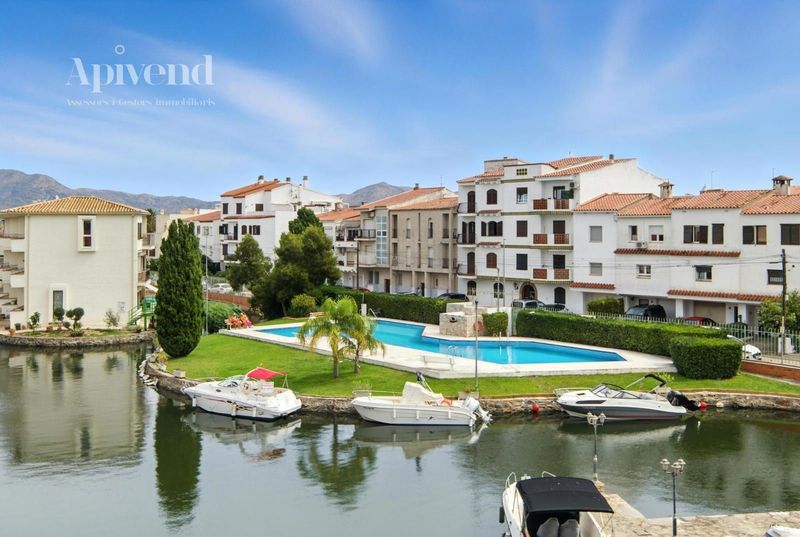 Piso en venta Empuriabrava, Girona. Ref: 1584. Apivend 2000
