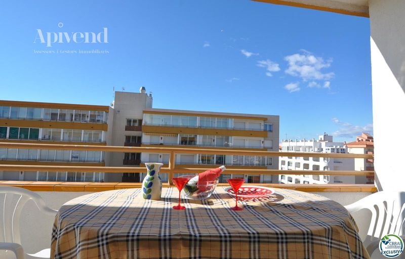 Piso en venta Roses, Girona. Ref: 1592. Apivend 2000