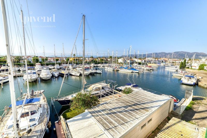 Piso en venta Empuriabrava, Girona. Ref: 1597. Apivend 2000