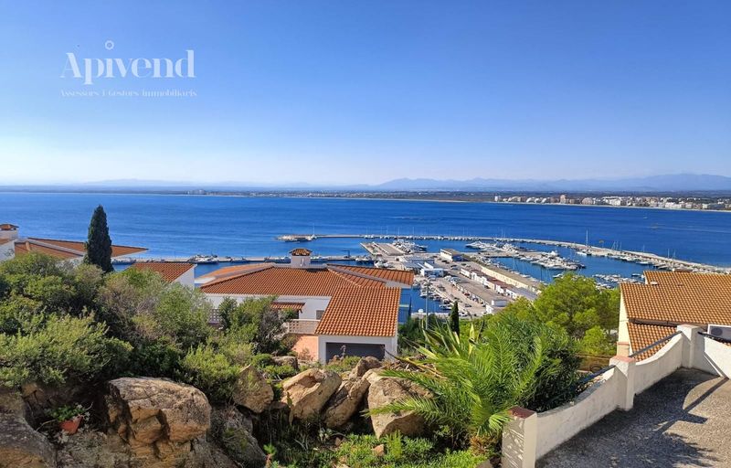 Piso en venta Roses, Girona. Ref: 1609. Apivend 2000