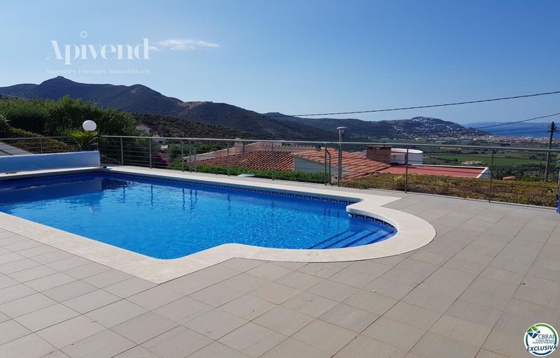 Chalet Independiente en venta Roses, Girona. Ref: 1632. Apivend 2000