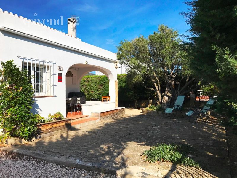 Chalet Independiente en venta Roses, Girona. Ref: 1634. Apivend 2000