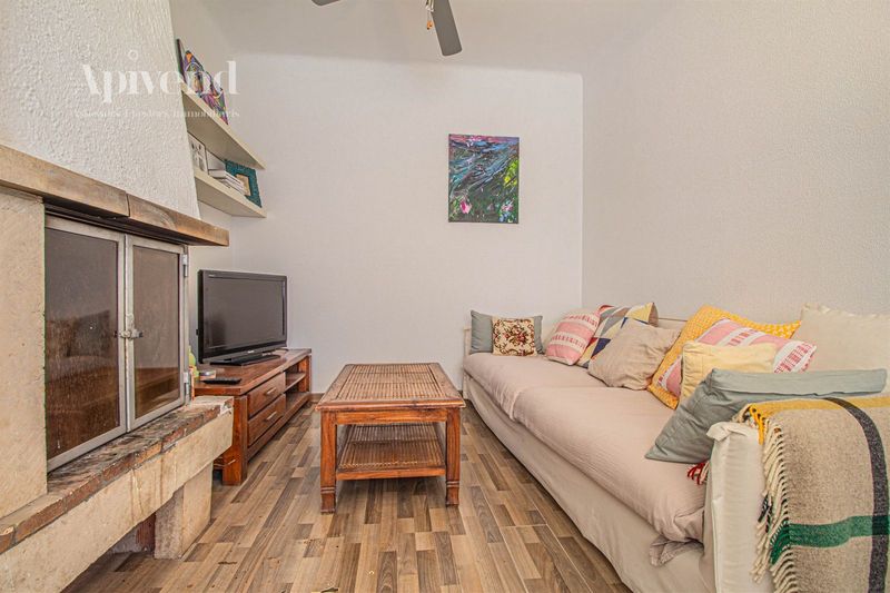 House for sale Figueres, Girona. Ref: 1643. Apivend 2000