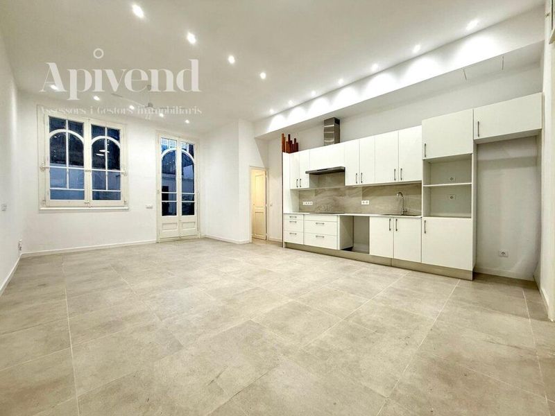 House for sale Figueres, Girona. Ref: 1646. Apivend 2000