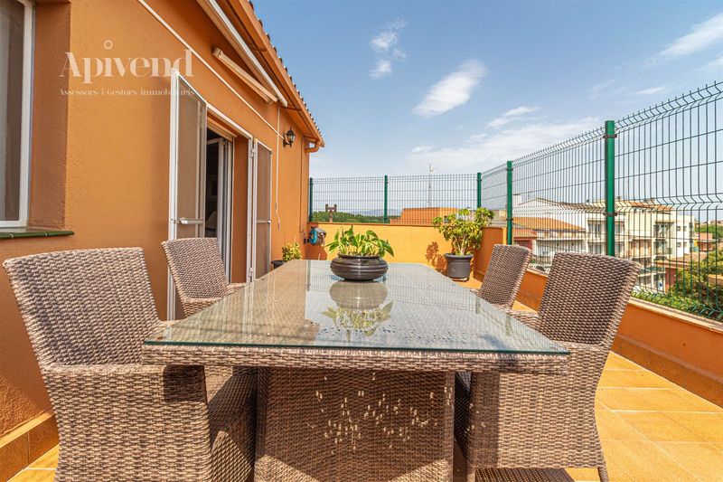 Dúplex en venta Figueres, Girona. Ref: 1651. Apivend 2000