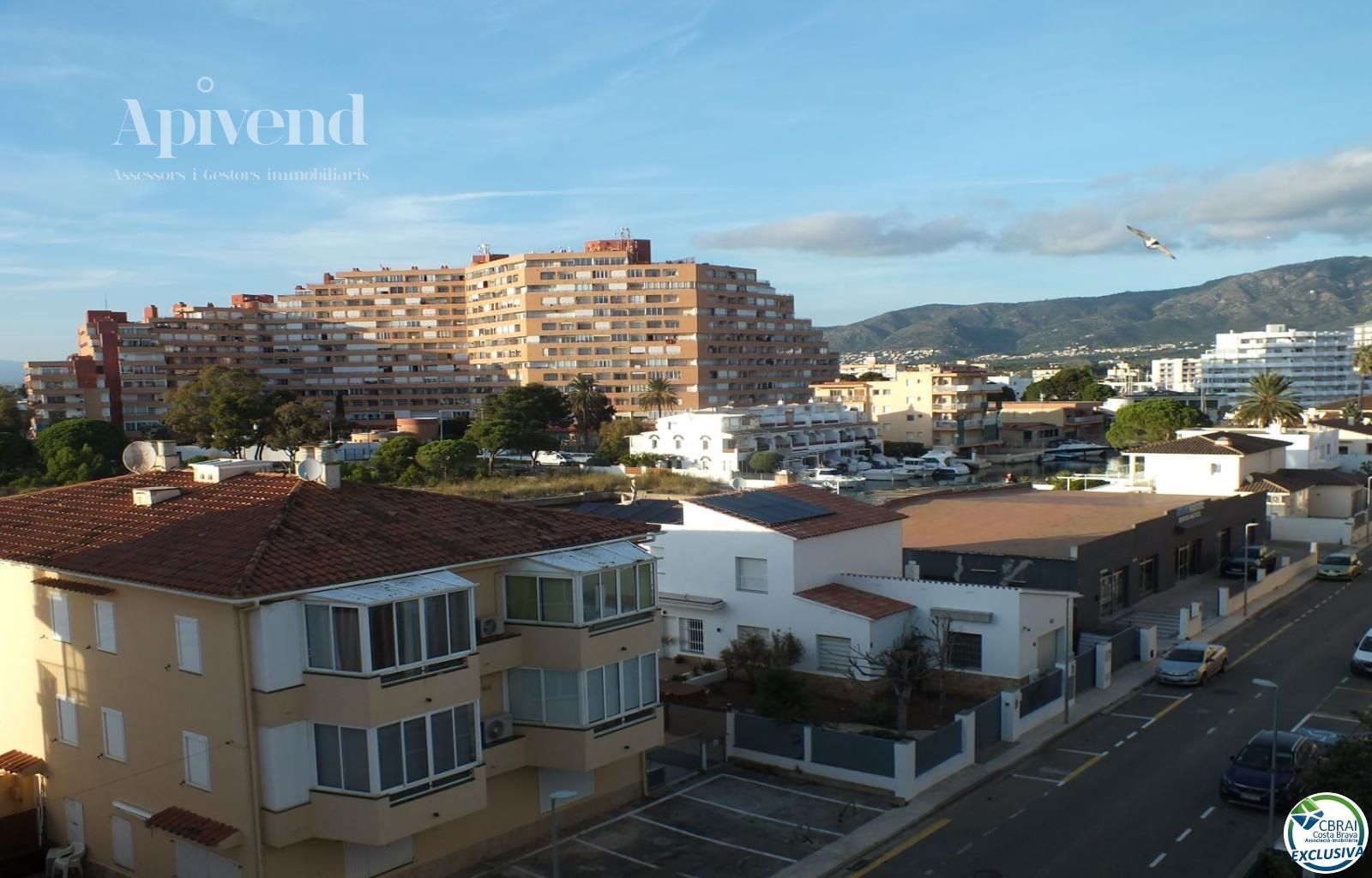 для продажиапартаменты Roses