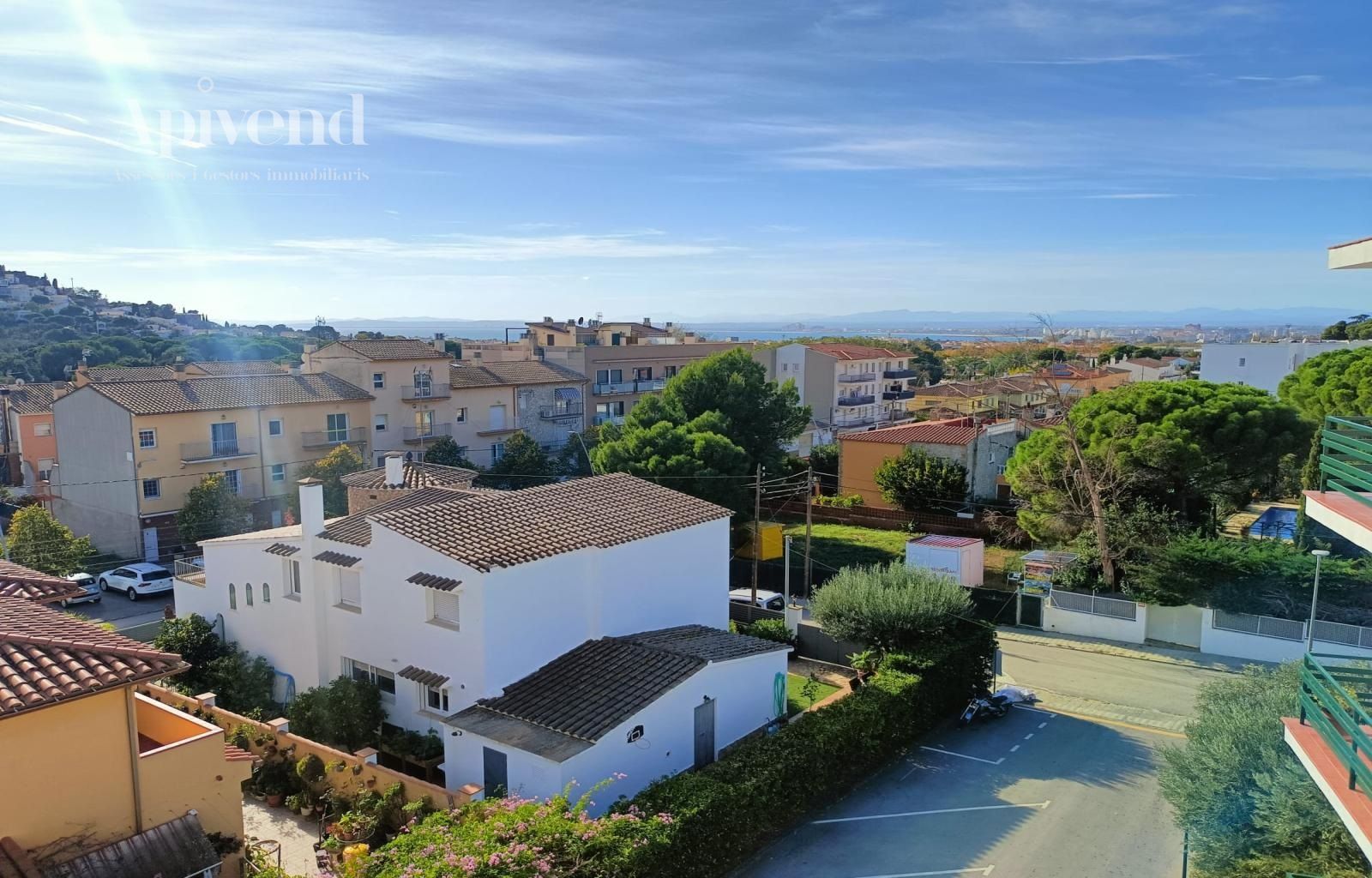 для продажиапартаменты Roses