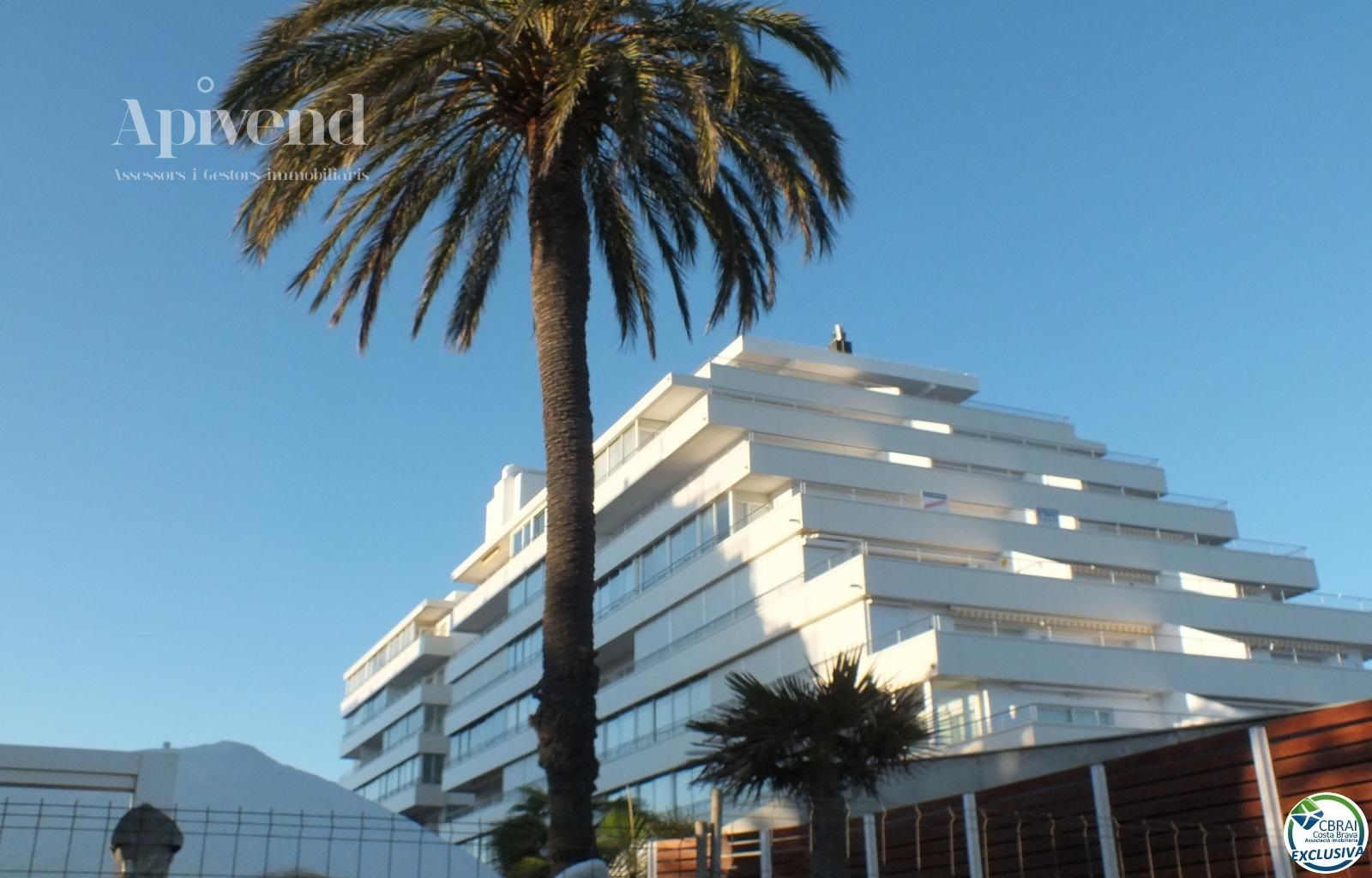 for saleFlat/Apartment Roses