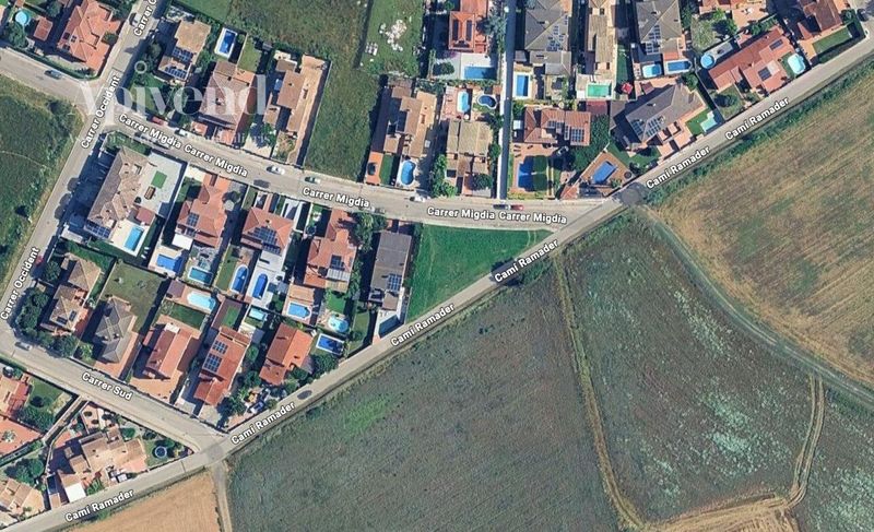 Terreny en venda Avinyonet de Puigventós, Girona. Ref: 1693. Apivend 2000