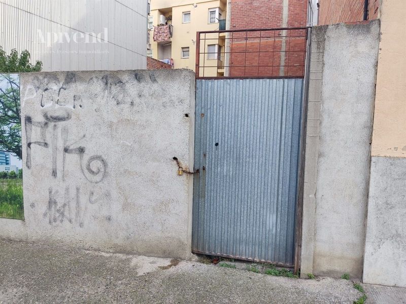 Terreny en venda Figueres, Girona. Ref: 1704. Apivend 2000