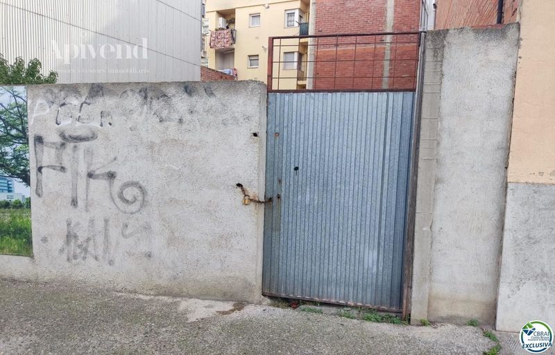 Terreny en venda Figueres, Girona. Ref: 1712. Apivend 2000