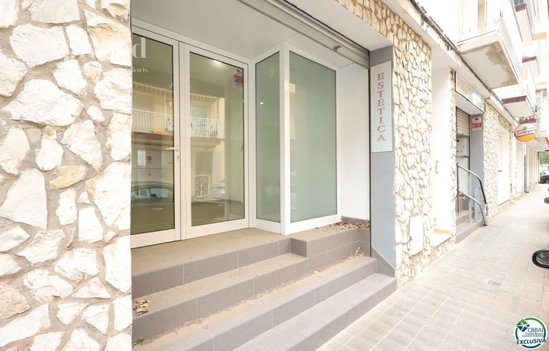 Local Comercial en venda Roses, Girona. Ref: 1744. Apivend 2000