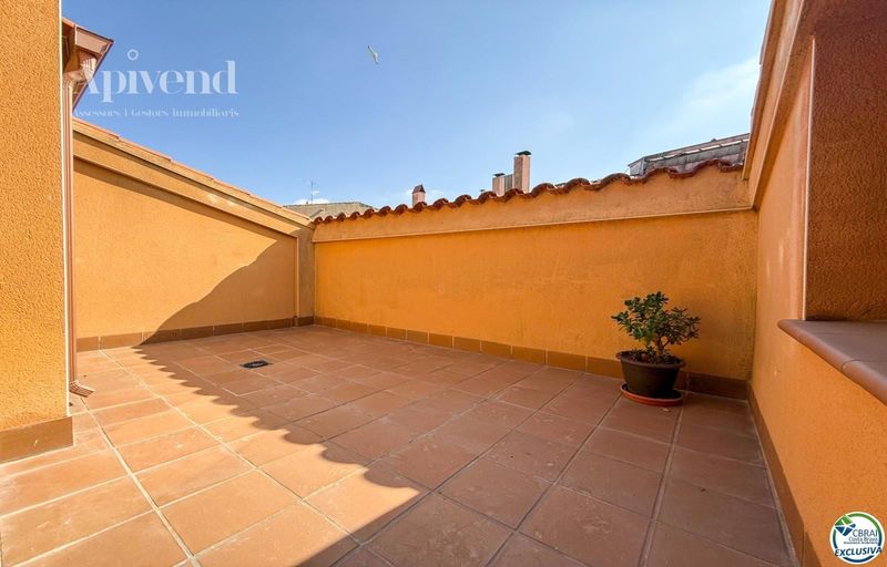 Pis en venda Figueres, Girona. Ref: 1822. Apivend 2000