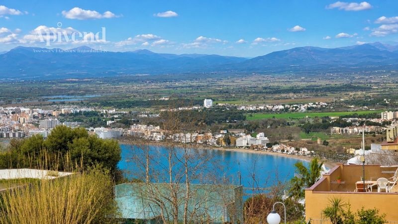 Flat for sale Roses, Girona. Ref: 1830. Apivend 2000