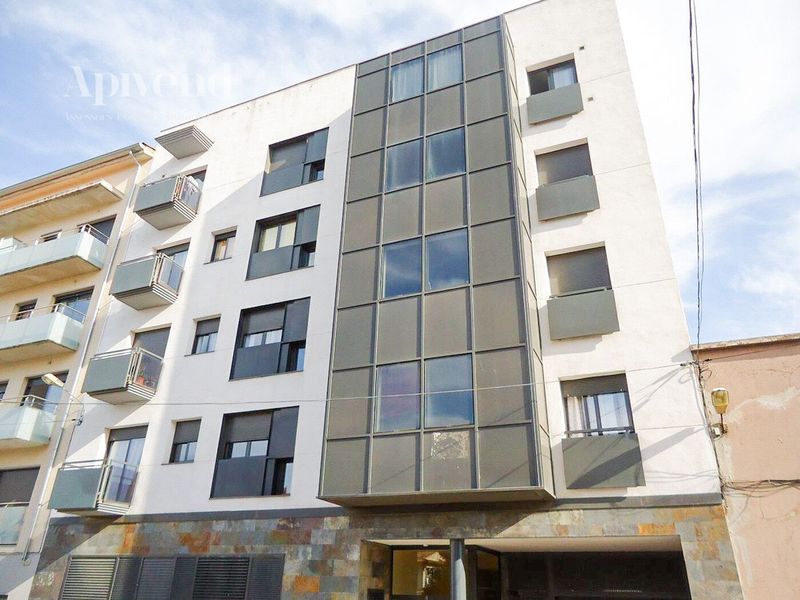 Pis en venda Figueres, Girona. Ref: 1862. Apivend 2000