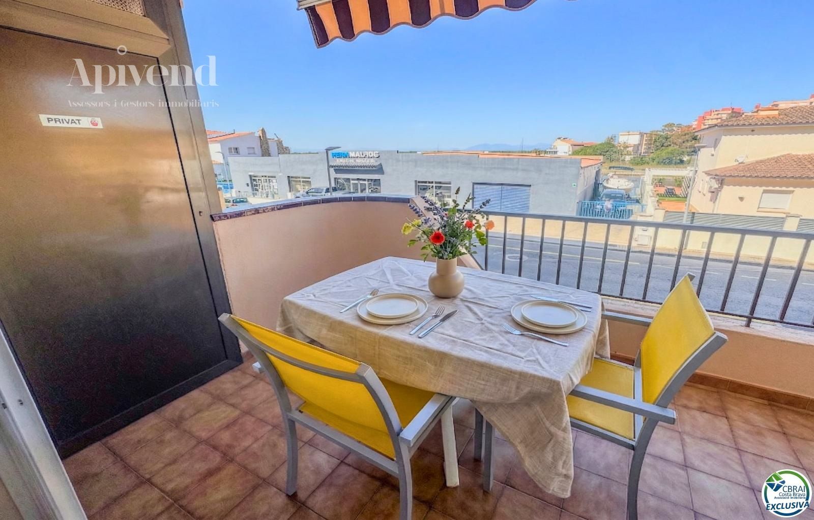 для продажиапартаменты Roses