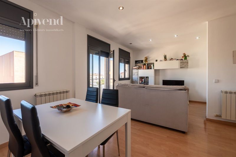 Duplex en venda Figueres, Girona. Ref: 1898. Apivend 2000