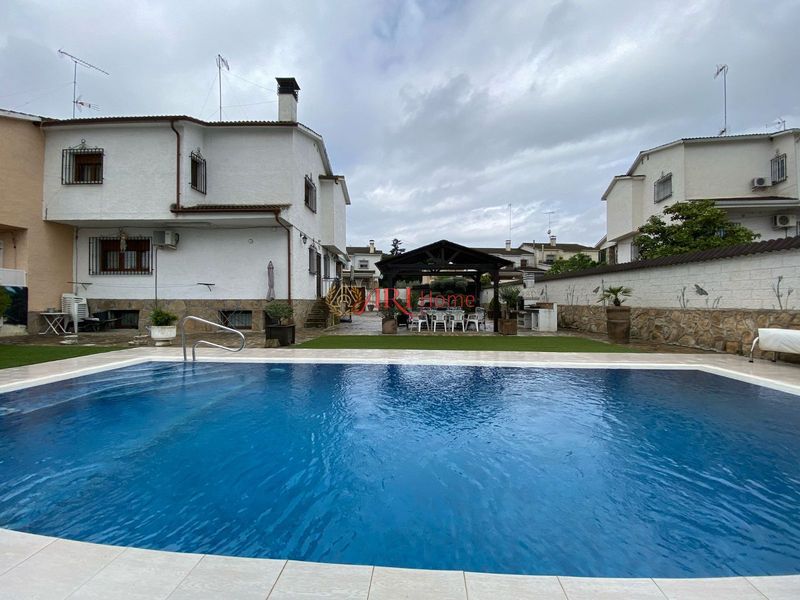 Casa en venta Villamanta, Madrid. Ref: 1042. Ari Home Inmobiliaria