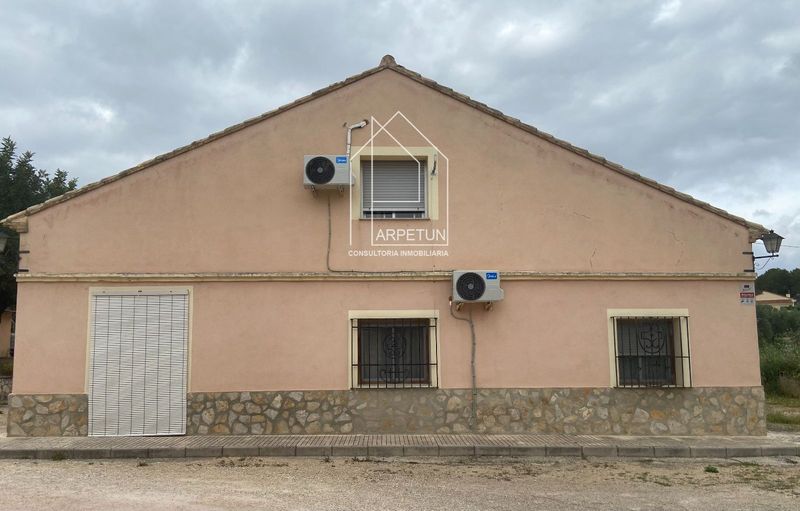 Chalet Independiente en venta Ontinyent, Valencia. Ref: 1162. Arpetun