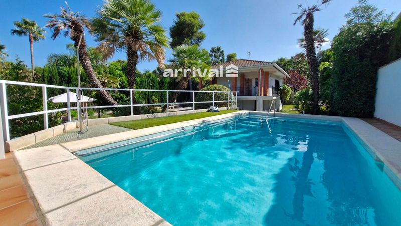 Chalet Independiente en venta Paterna, Valencia. Ref: 1395. Arrival