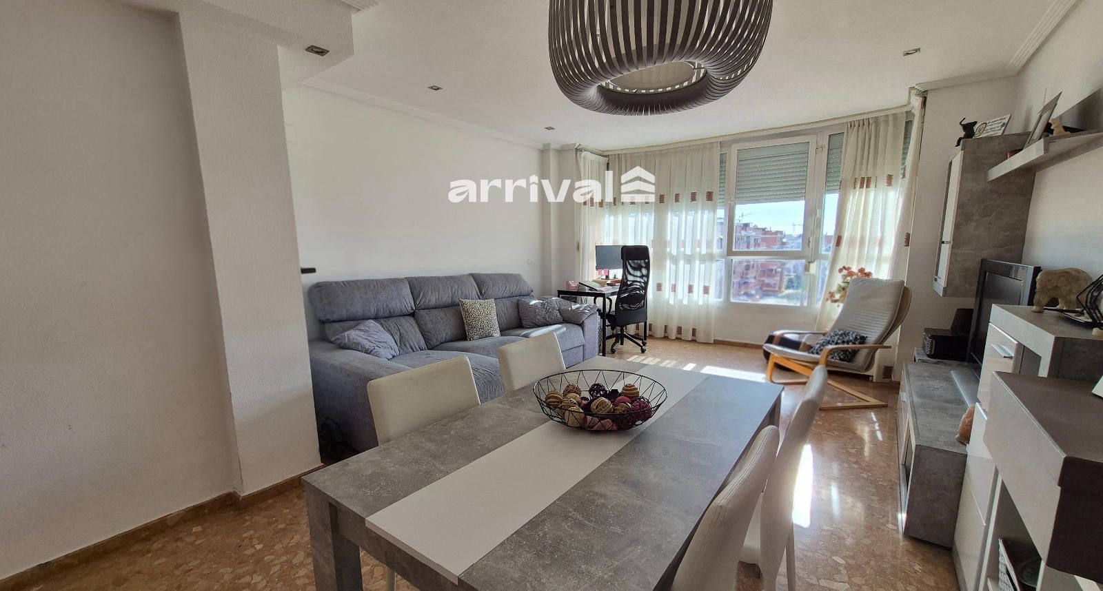 VIVIENDA EN FINCA SEMINUEVA JUNTO A JERÓNIMO MONSORIU
