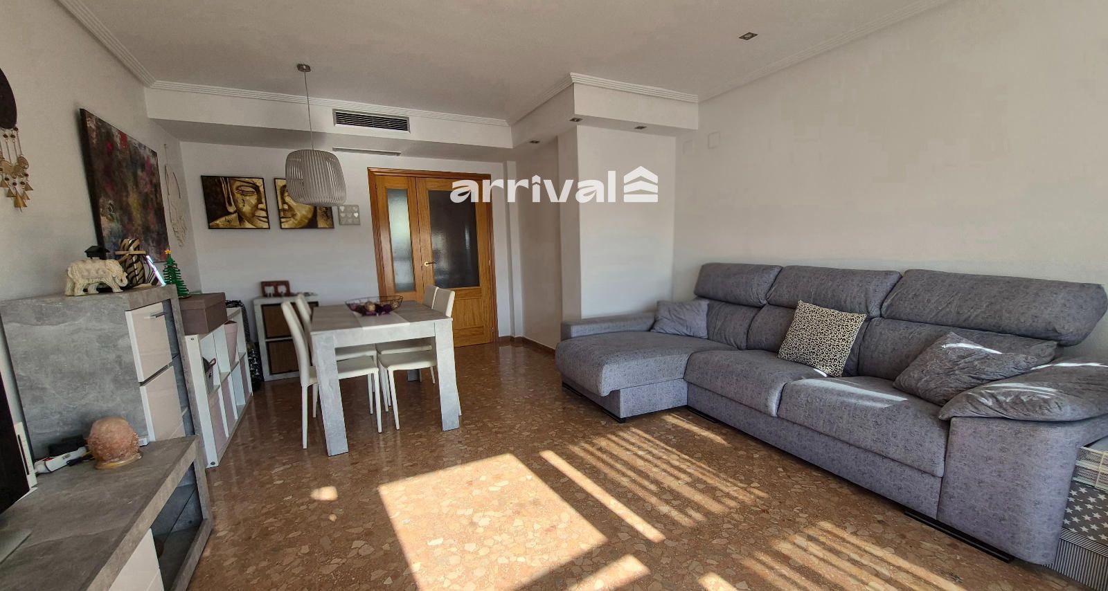 VIVIENDA EN FINCA SEMINUEVA JUNTO A JERÓNIMO MONSORIU