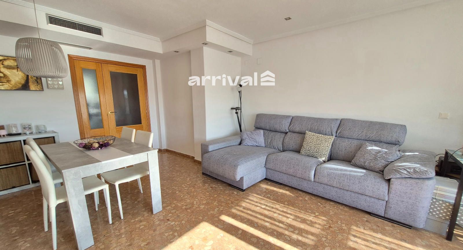 VIVIENDA EN FINCA SEMINUEVA JUNTO A JERÓNIMO MONSORIU