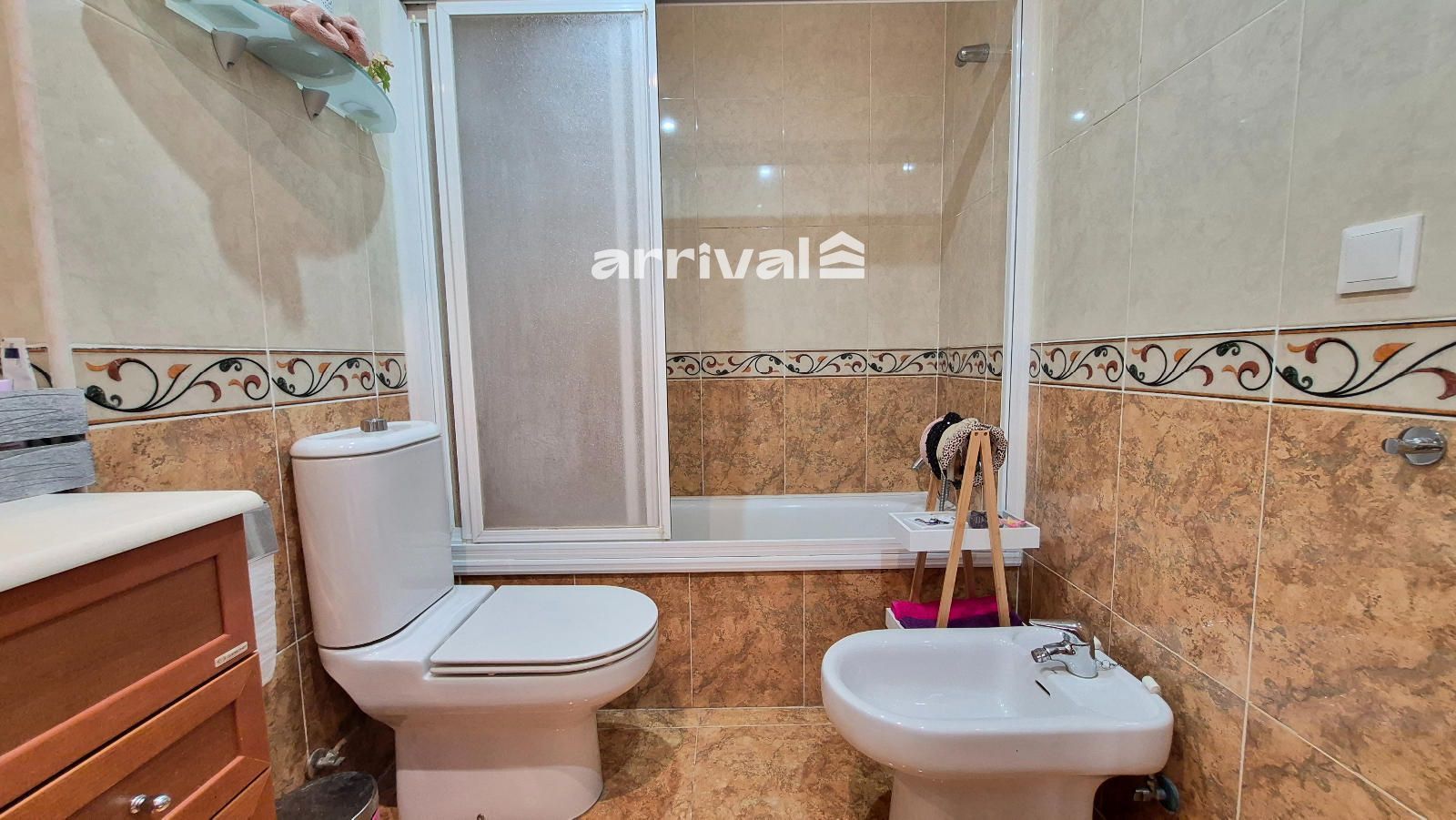 VIVIENDA EN FINCA SEMINUEVA JUNTO A JERÓNIMO MONSORIU