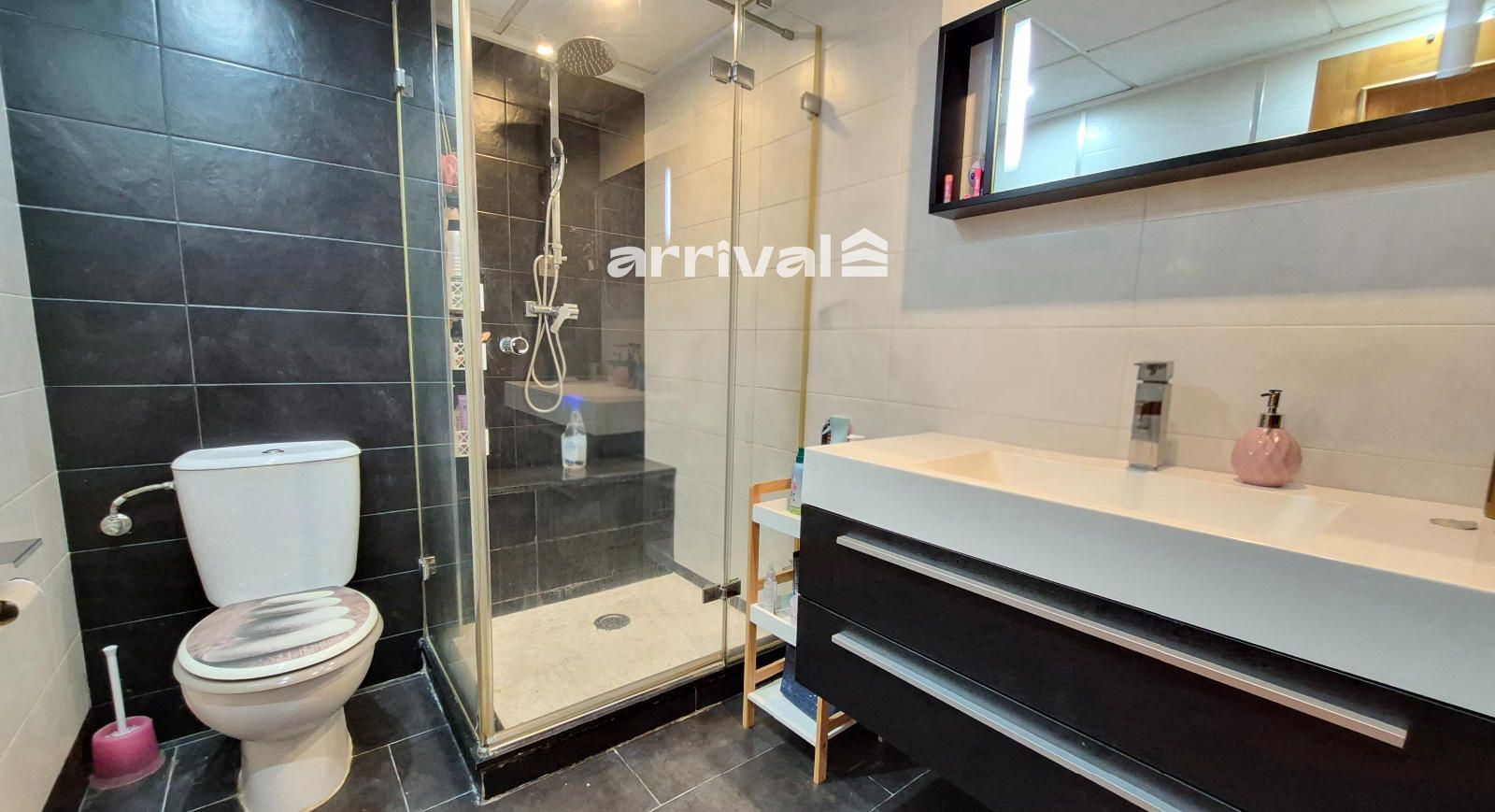 VIVIENDA EN FINCA SEMINUEVA JUNTO A JERÓNIMO MONSORIU