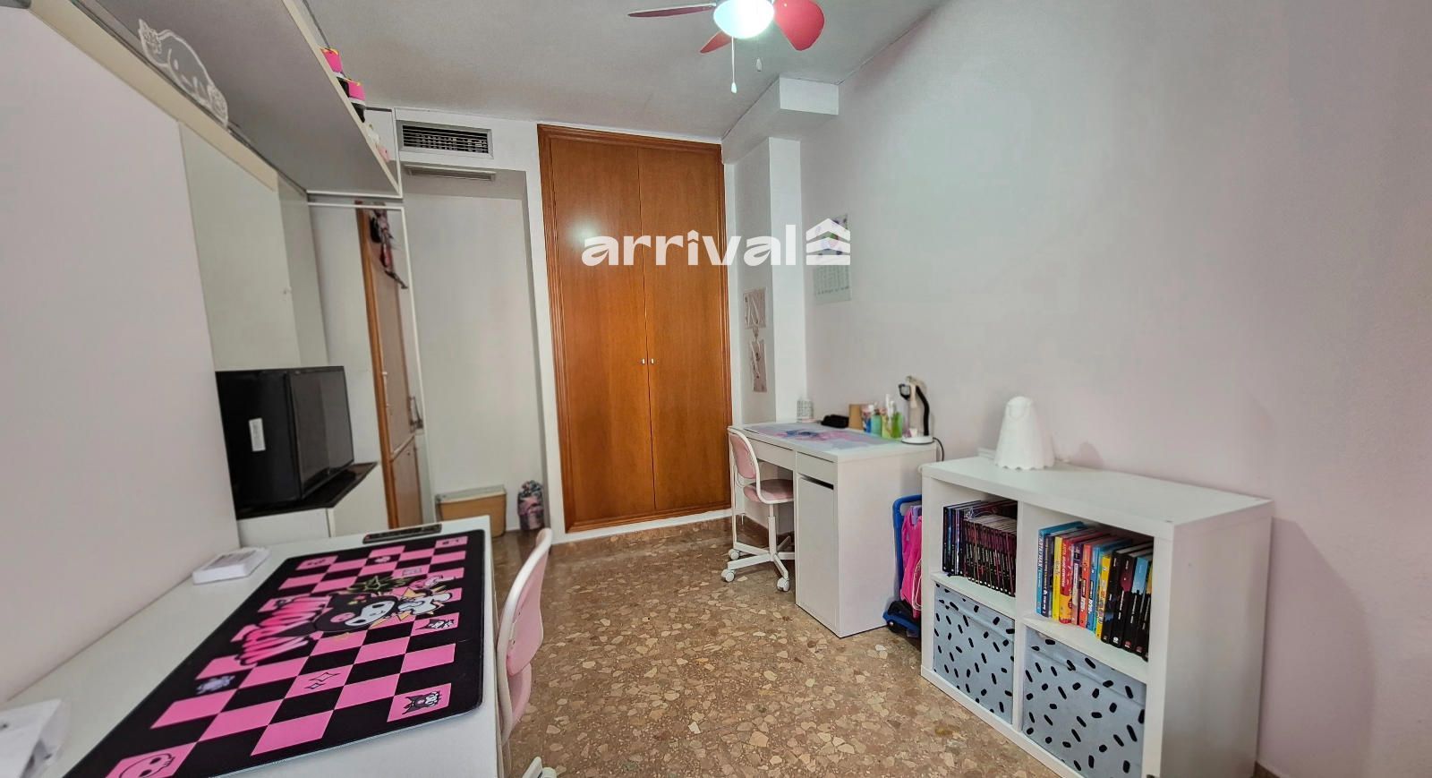 VIVIENDA EN FINCA SEMINUEVA JUNTO A JERÓNIMO MONSORIU