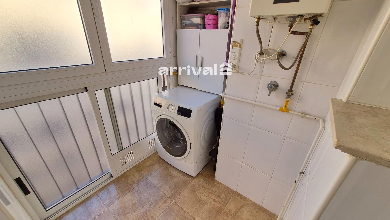 VIVIENDA EN FINCA SEMINUEVA JUNTO A JERÓNIMO MONSORIU