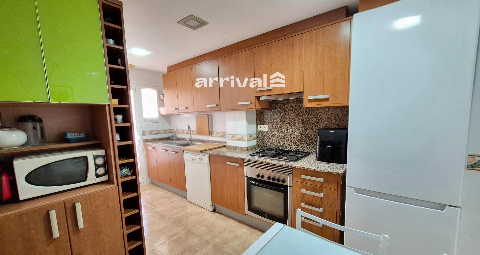 VIVIENDA EN FINCA SEMINUEVA JUNTO A JERÓNIMO MONSORIU