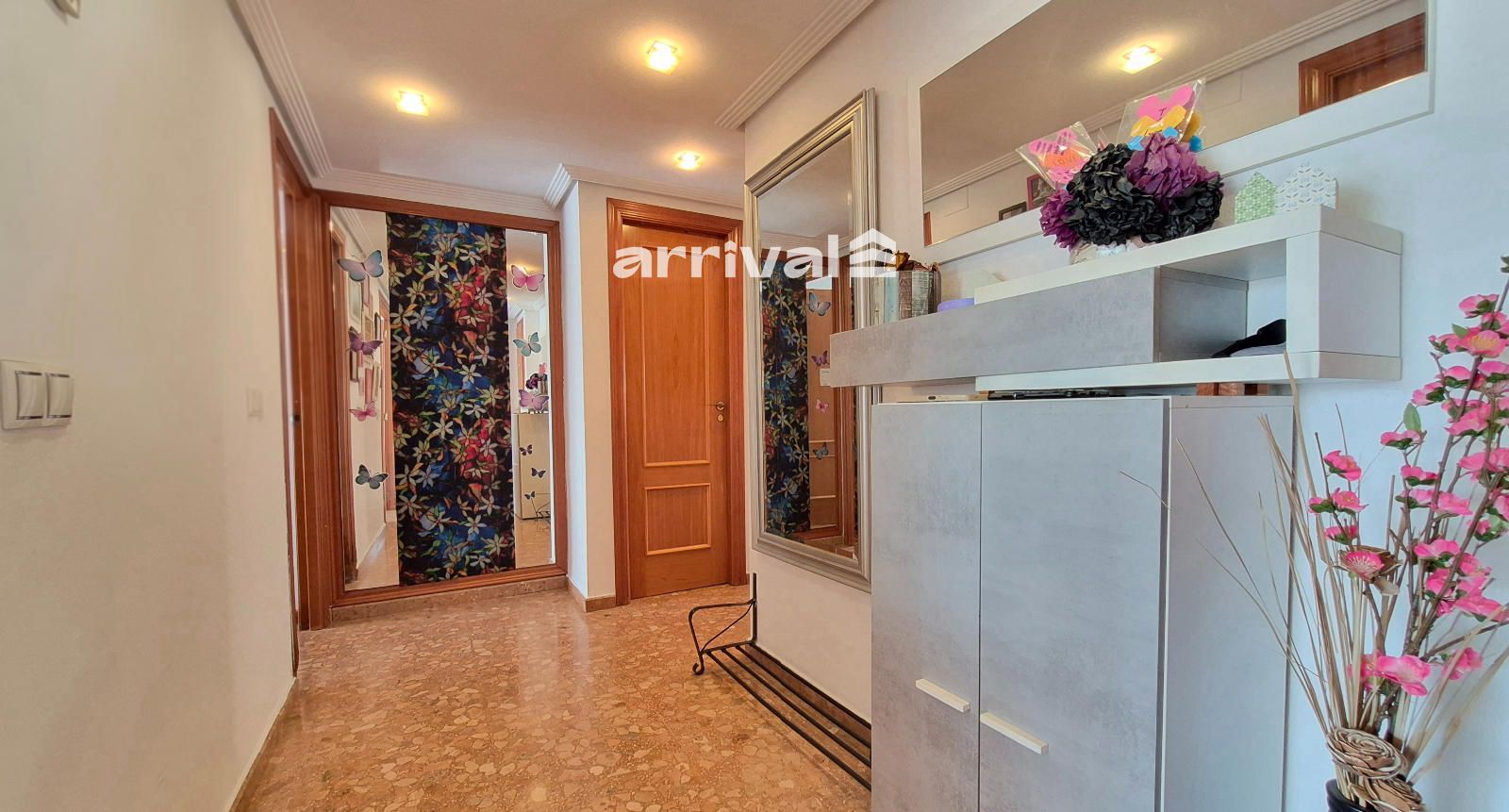 VIVIENDA EN FINCA SEMINUEVA JUNTO A JERÓNIMO MONSORIU