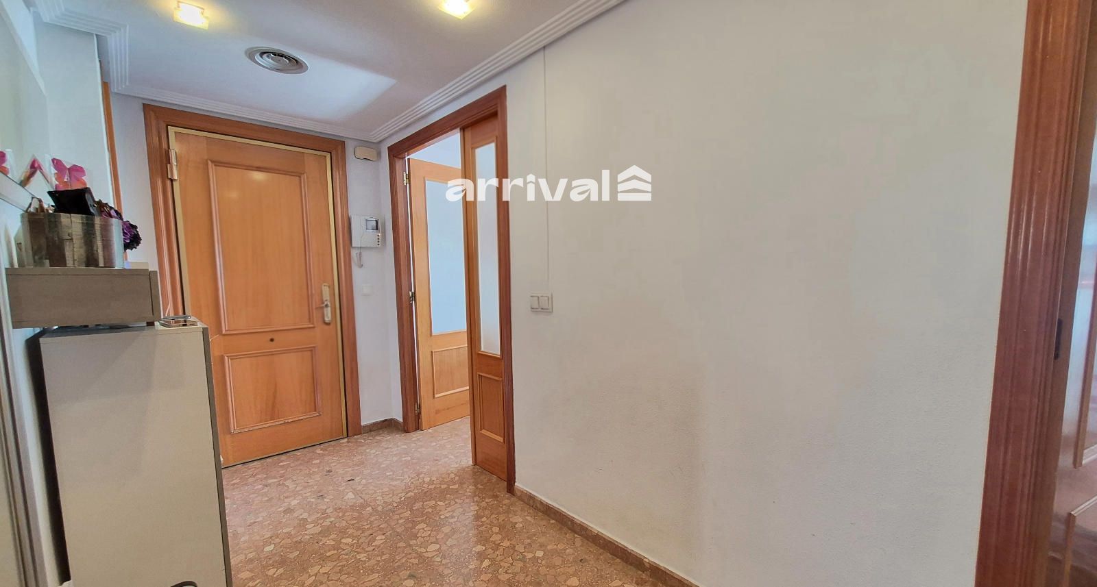 VIVIENDA EN FINCA SEMINUEVA JUNTO A JERÓNIMO MONSORIU