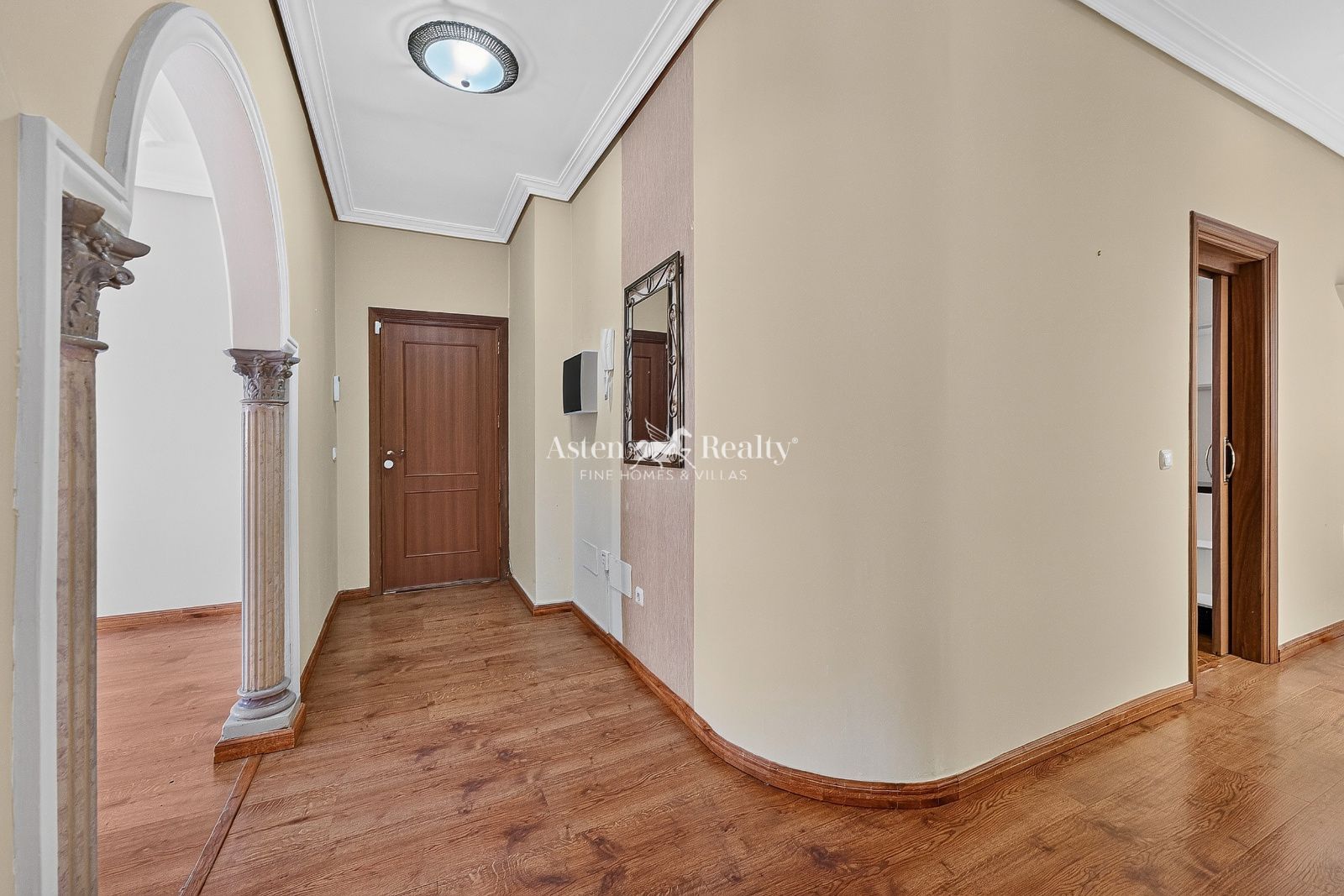 Агенция за недвижими имоти - Имоти Премиер - имот - 1231871, Цена: 299000 EUR